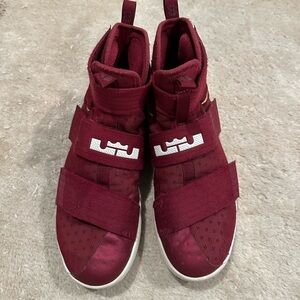 Nike Men's Lebron Soldier 10 'Team Christ the King